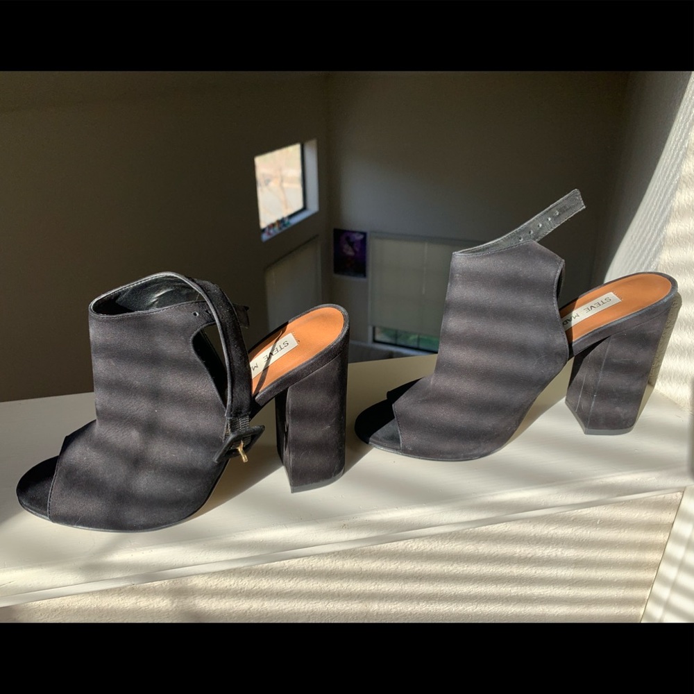 Steve Madden black suede peep toe chunky block heel strap sandals
